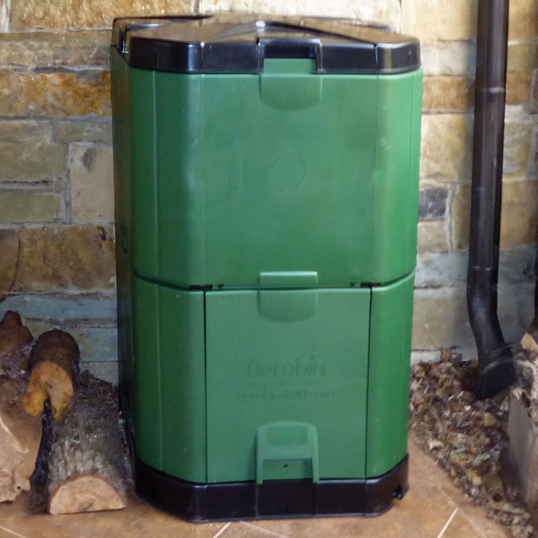 Aerobin 400 Insulated Composter