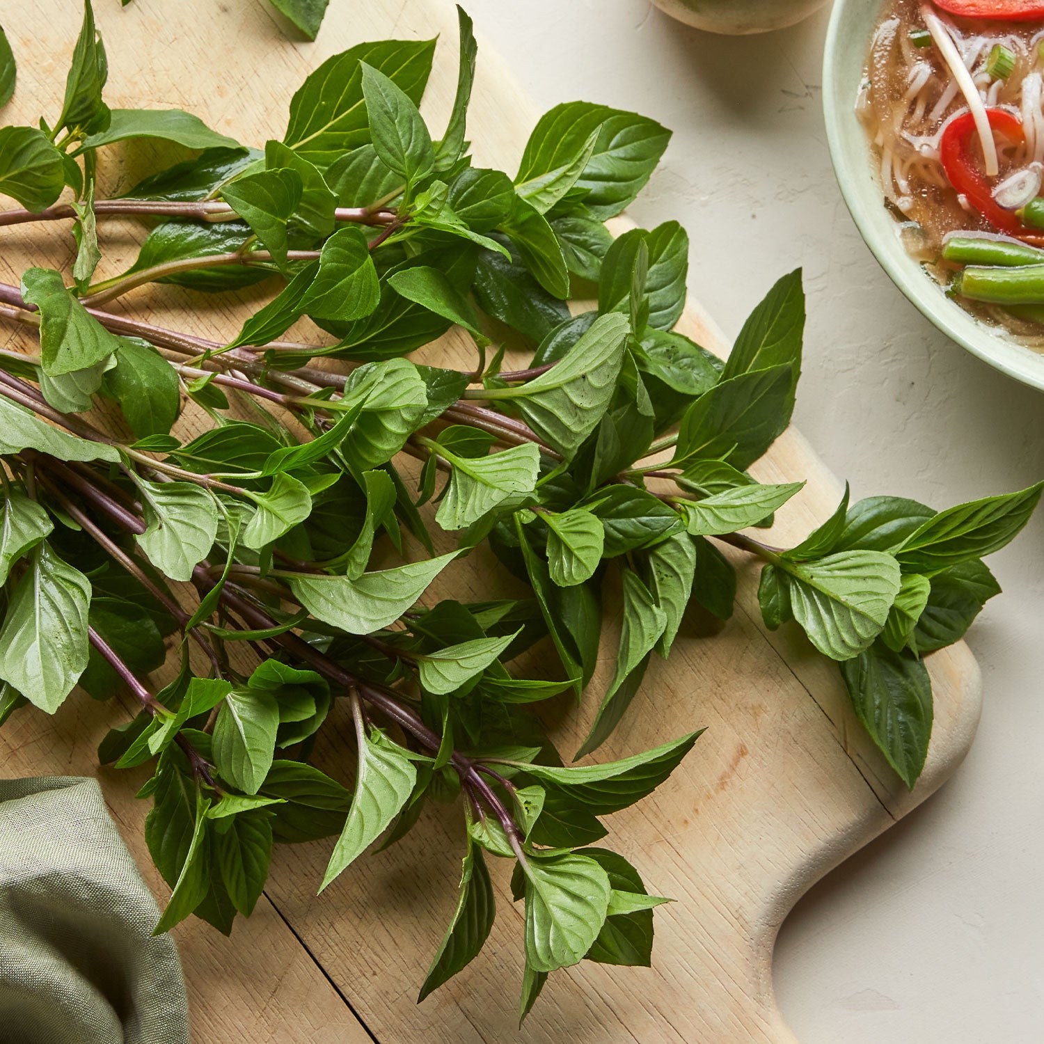 Everleaf Thai Towers Basil